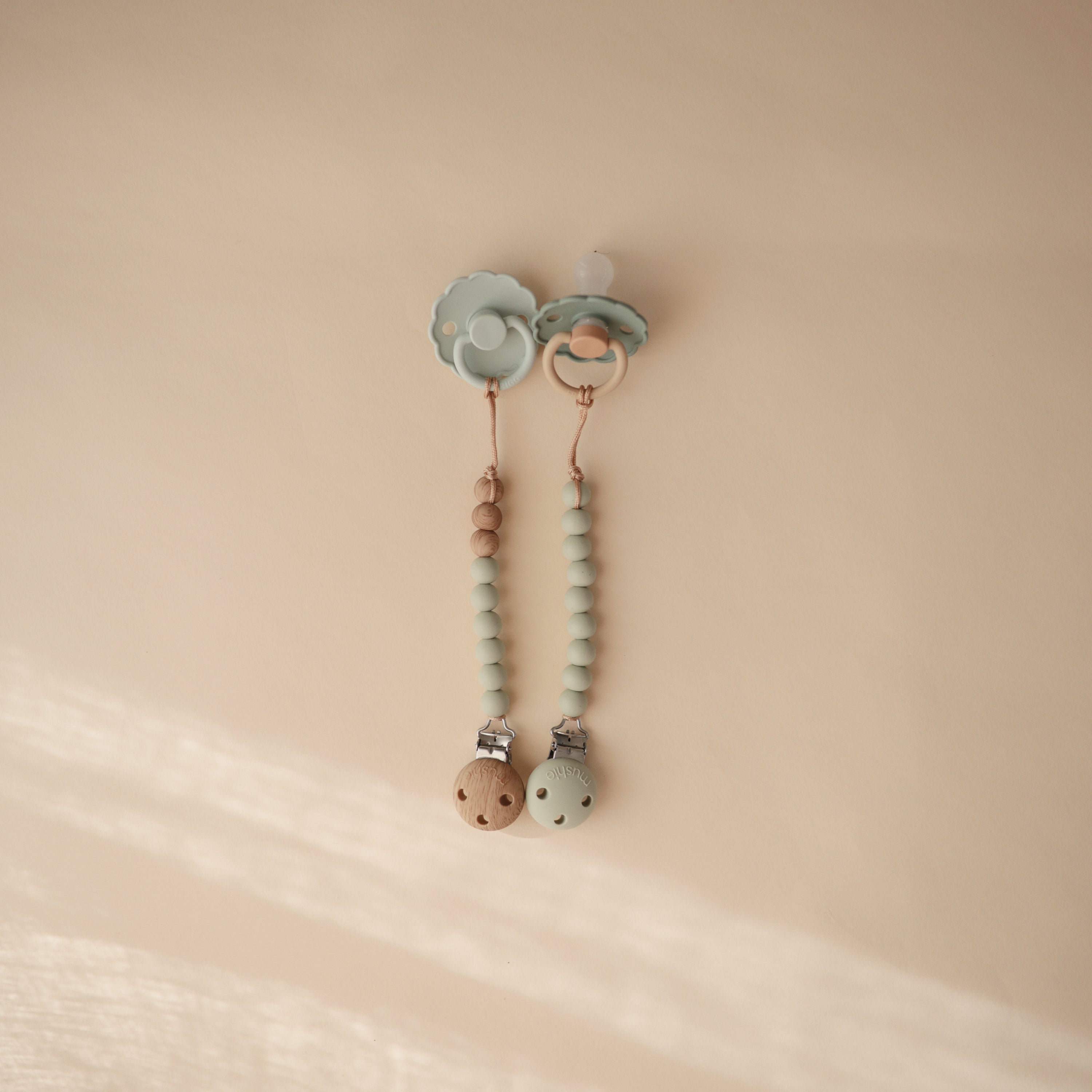 Image of Silicone Pacifier Clip | Eva
